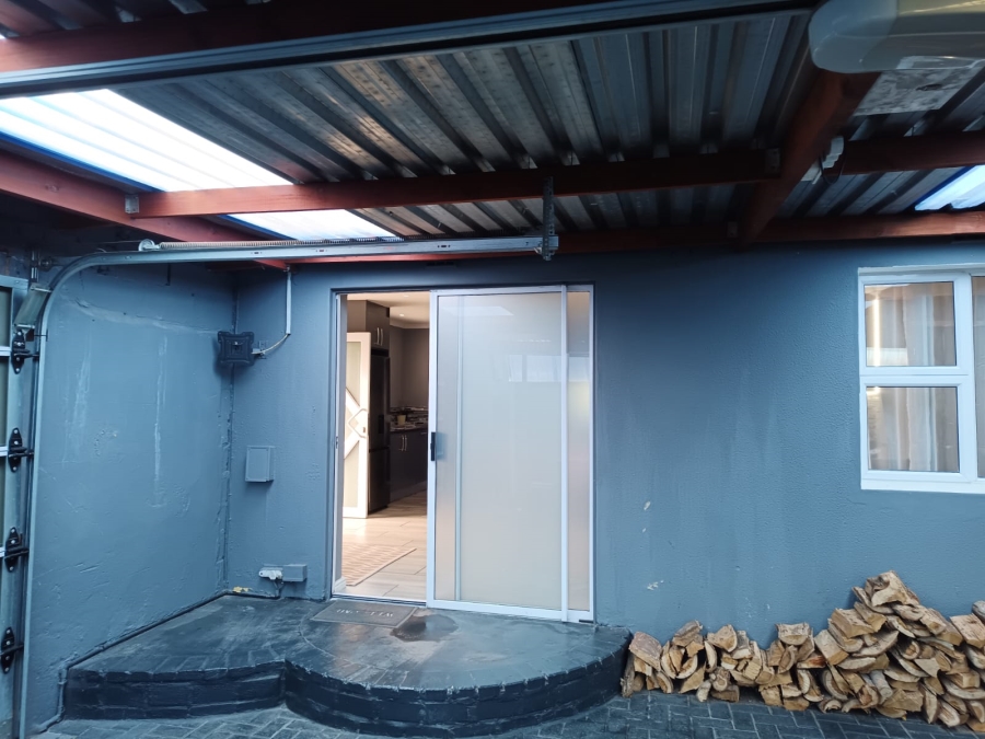 To Let 2 Bedroom Property for Rent in Heather Park Western Cape